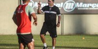 Marcelo Cabo em treino do Santa Cruz no CT Ninho das Cobras