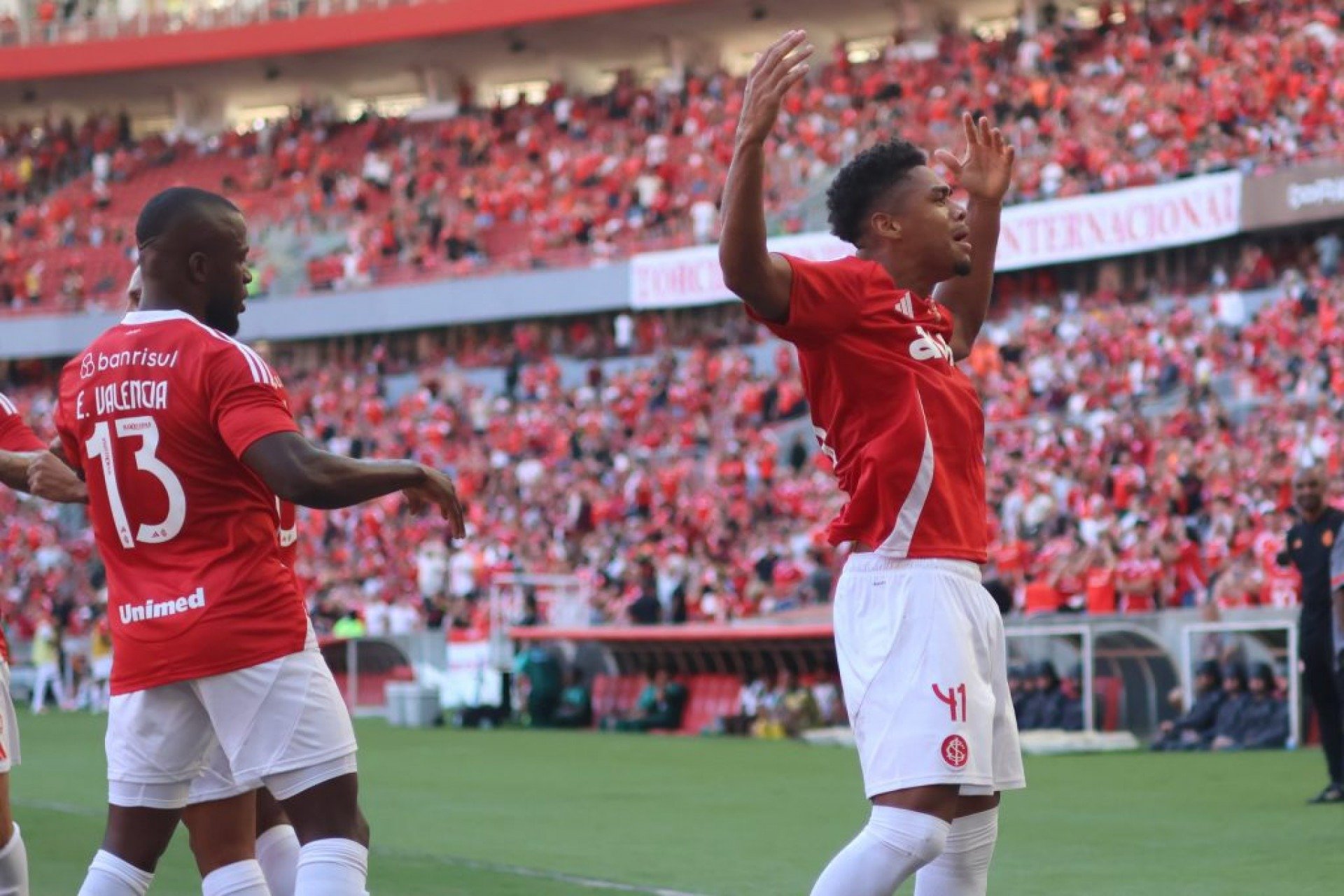 Colorado vence o Juventude por 3 a 1 e mantém a boa fase no Brasileirão, com destaque para Victor Gabriel e Borré