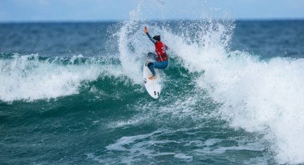 Luana Silva busca seu primeiro título na elite do surfe profissional.