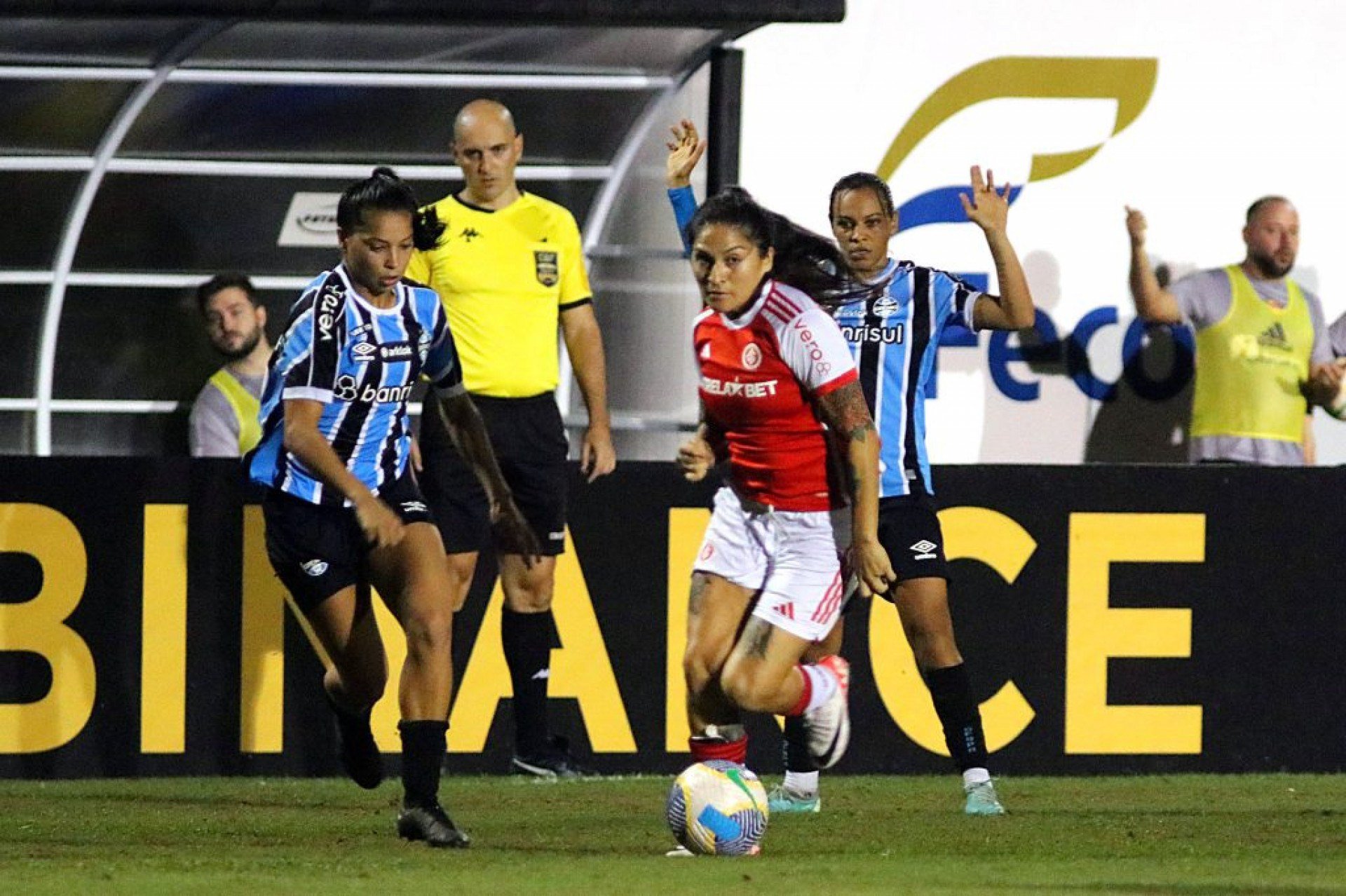 Grêmio e Internacional se enfrentam nesta segunda-feira (28), pela sétima rodada da competição