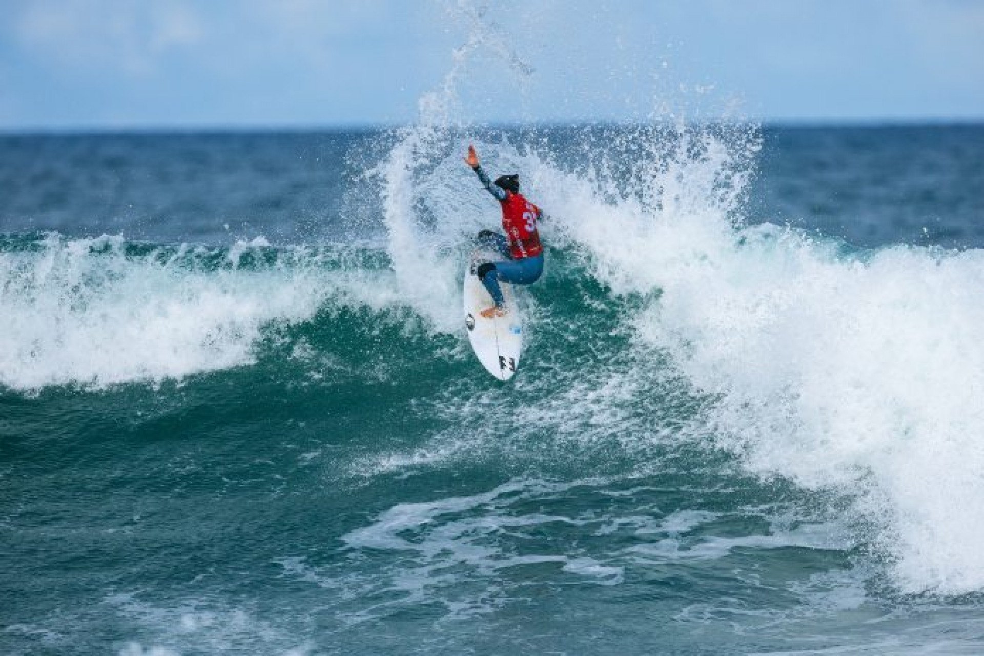 Luana Silva busca seu primeiro título na elite do surfe profissional.
