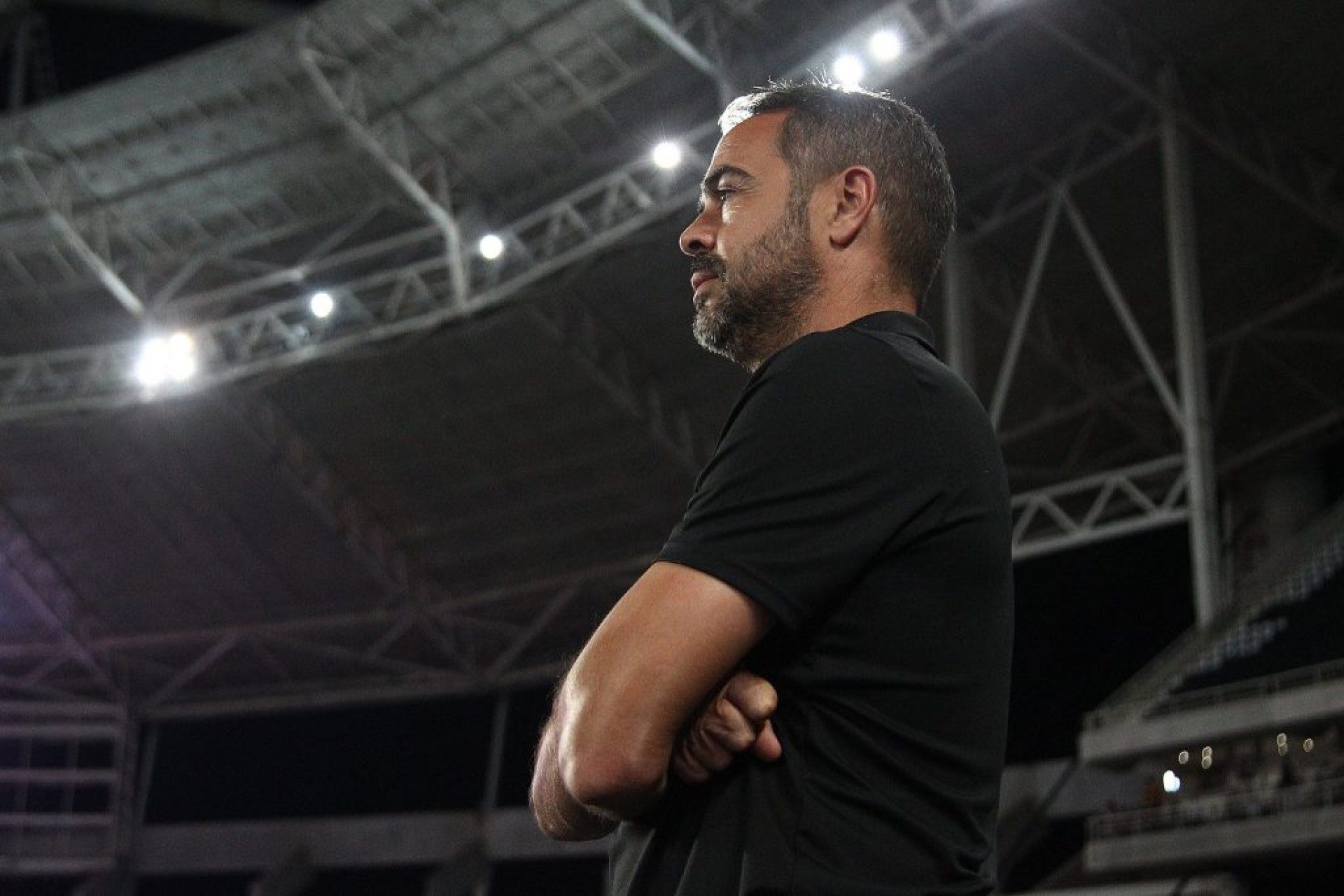 Ex-treinador do Botafogo teria se relacionado com Hanna, ex-repórter e comentarista do canal do clube carioca, antes da final da Libertadores.