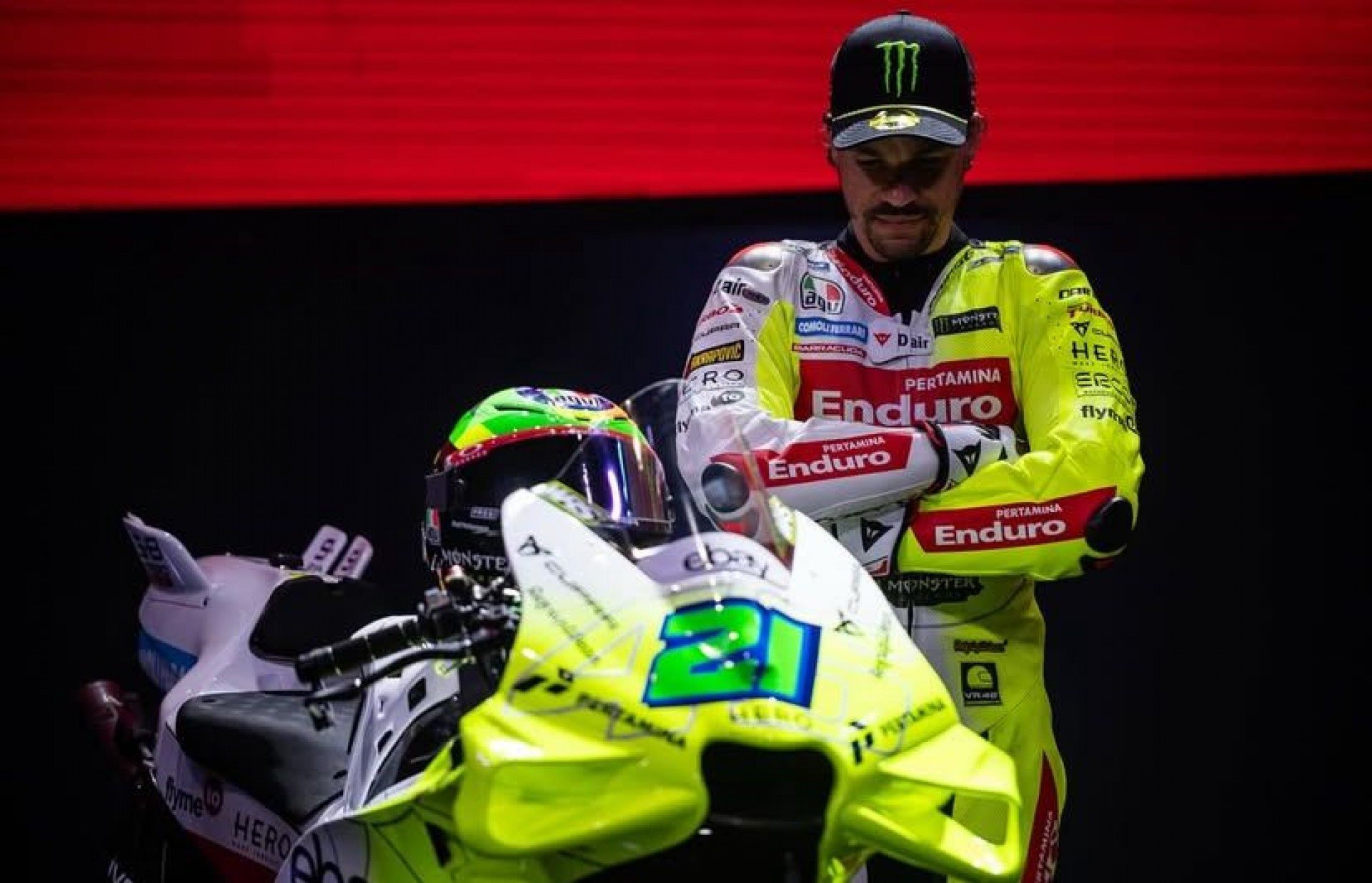 O piloto Franco Morbidelli, da equipe Pertamina Enduro VR46, sofreu uma concussão cervical significativa após um acidente durante a corrida principal do GP da Espanha de MotoGP, realizado neste domingo (27), em Jerez de la Frontera. O ítalo-brasileiro caiu na curva 11, uma das mais rápidas do tradicional circuito espanhol, enquanto ocupava a sexta posição.&amp;#160; [&amp;#8230;]