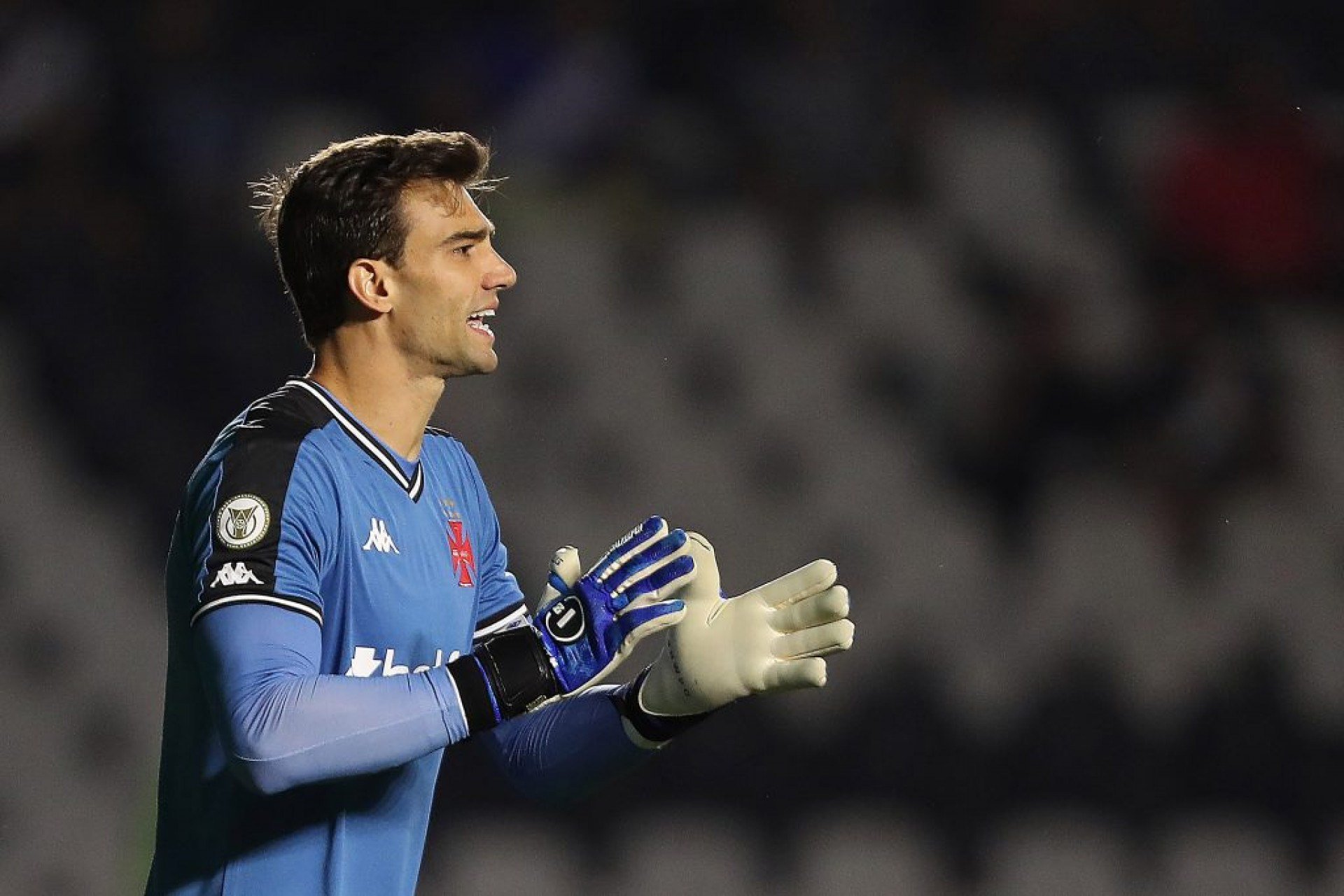 Após a partida, o goleiro Léo Jardim reconheceu a fragilidade da equipe longe de casa e cobrou uma mudança de postura para buscar melhores resultados
