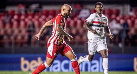 Lance do jogo entre São Paulo x Náutico pela partida de ida da 3ª da Copa do Brasil