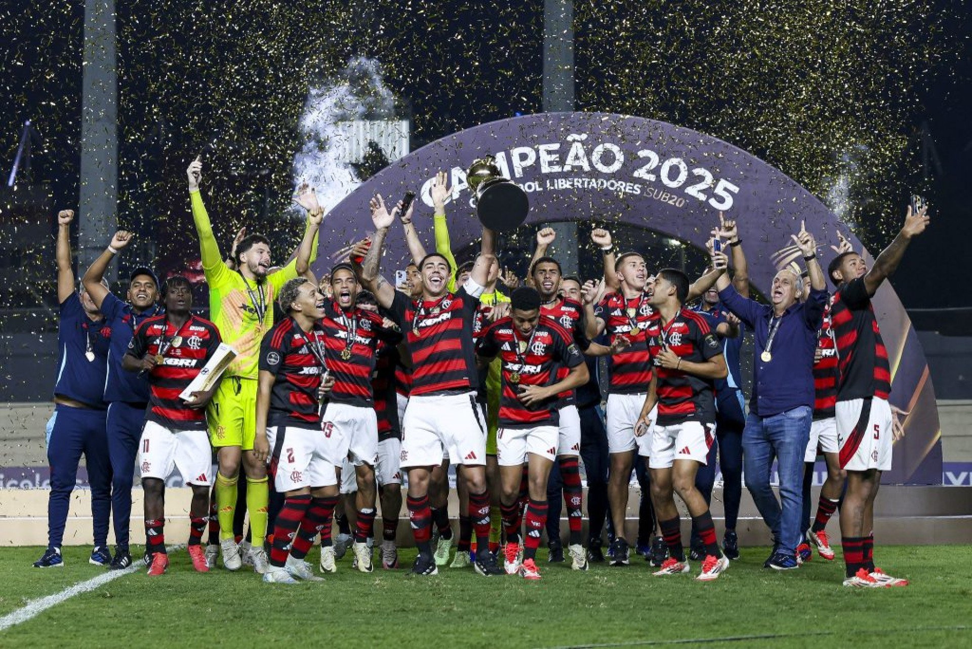 Clube espanhol goleou o Trabzonspor por 4 a 1 e conquistou a Uefa Youth League. A final do Mundial pode acontecer no Maracanã.
