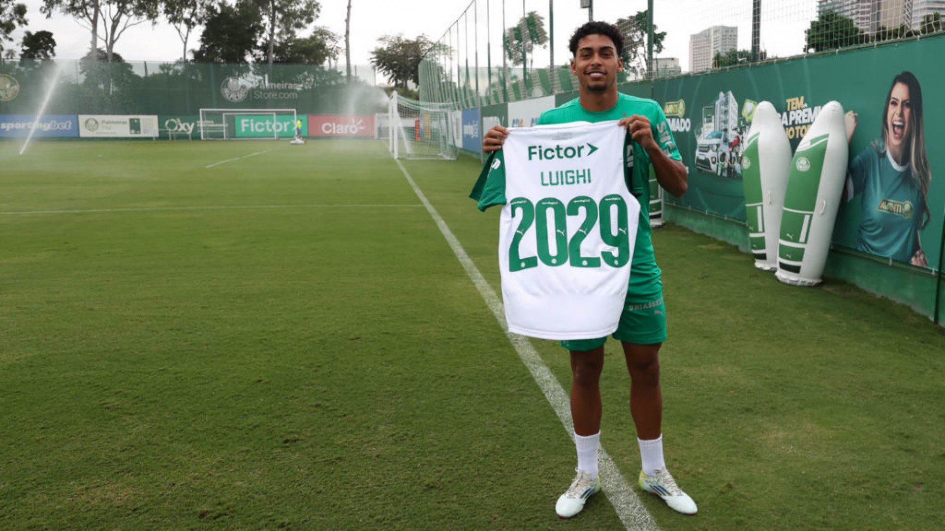 O jogador Luighi, da SE Palmeiras, durante treinamento, na Academia de Futebol. (Foto: Cesar Greco/Palmeiras/by Canon)