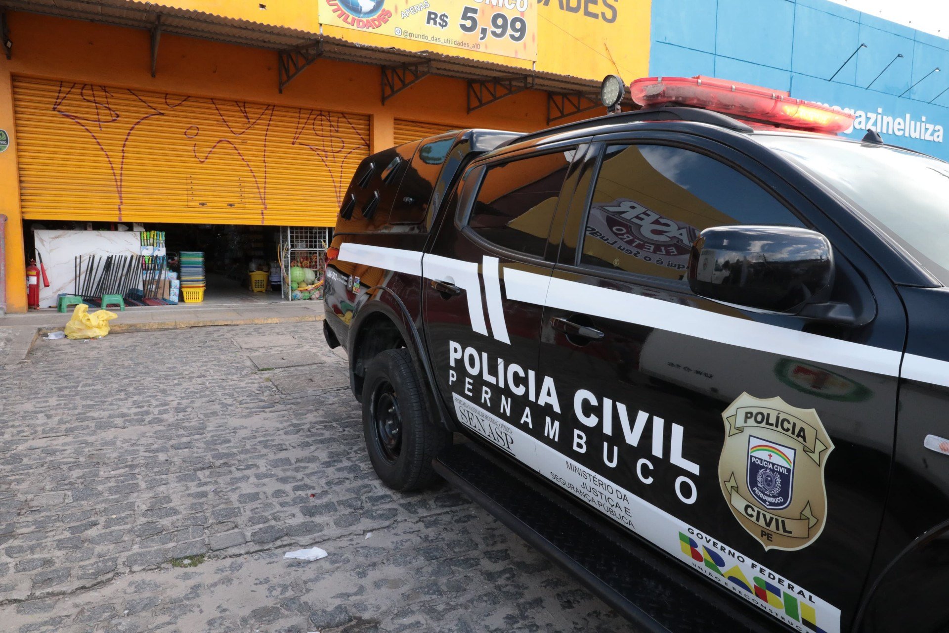 Segundo informações da Polícia Civil, o suspeito entrou na loja com a intenção de furtar e acabou sendo surpreendido pelo vigilante