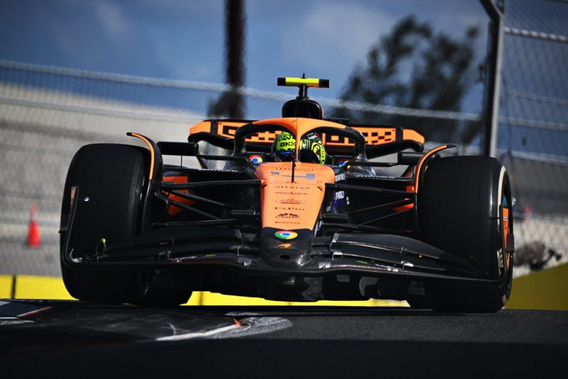 Neste domingo (4), Miami volta a receber uma das etapas do circuito mundial de Fórmula 1. Mais do que um espetáculo esportivo, o evento simboliza o novo momento da cidade: um polo de luxo, inovação e negócios. Conhecida por suas praias e clima ensolarado, a metrópole da Flórida vem se consolidando como um dos principais [&amp;#8230;]