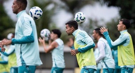Dudu é reintegrado aos treinamentos do Cruzeiro após impasse sobre rescisão