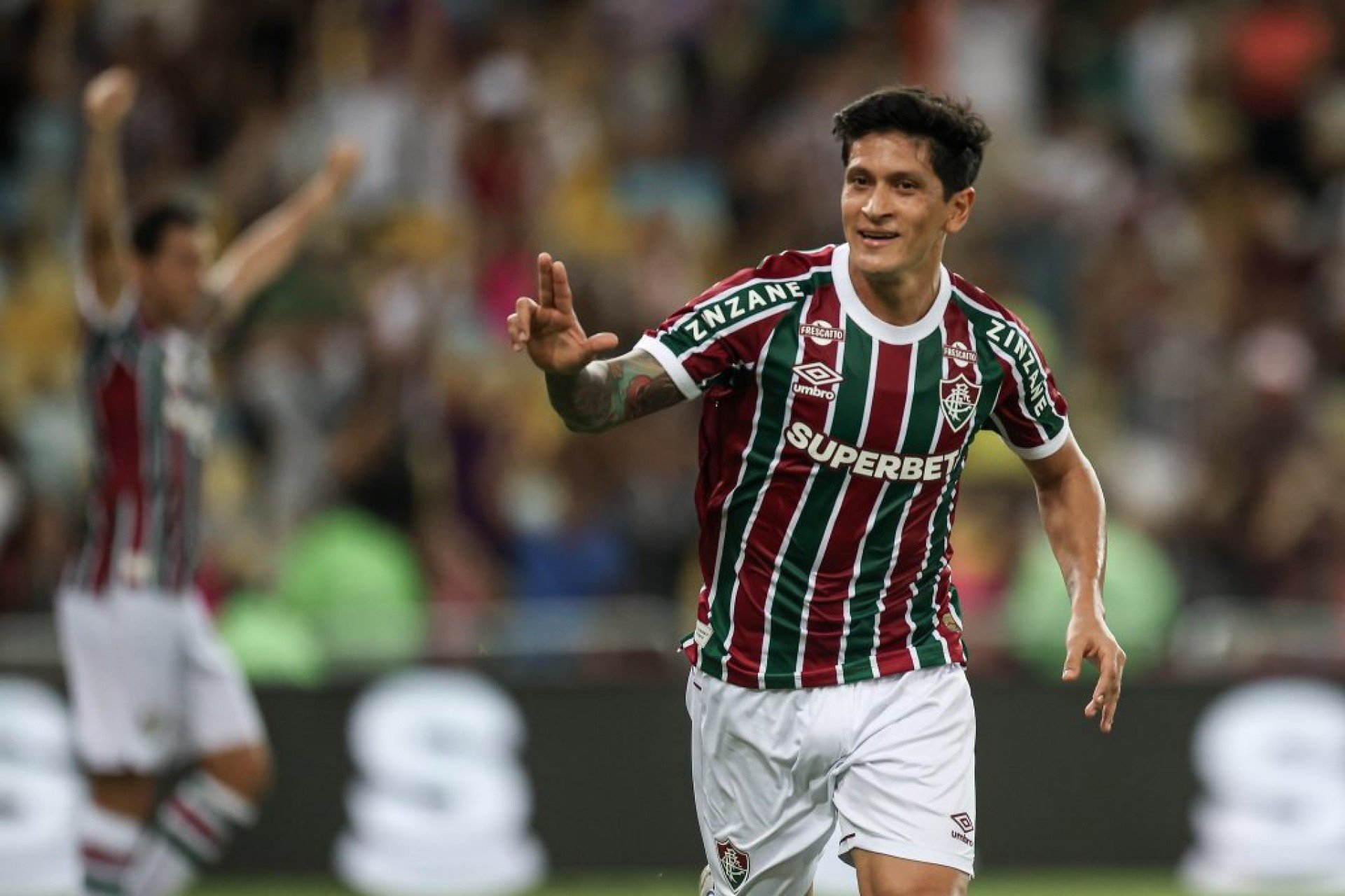 Clube confirma lesão de grau 2 no ligamento colateral medial do joelho esquerdo