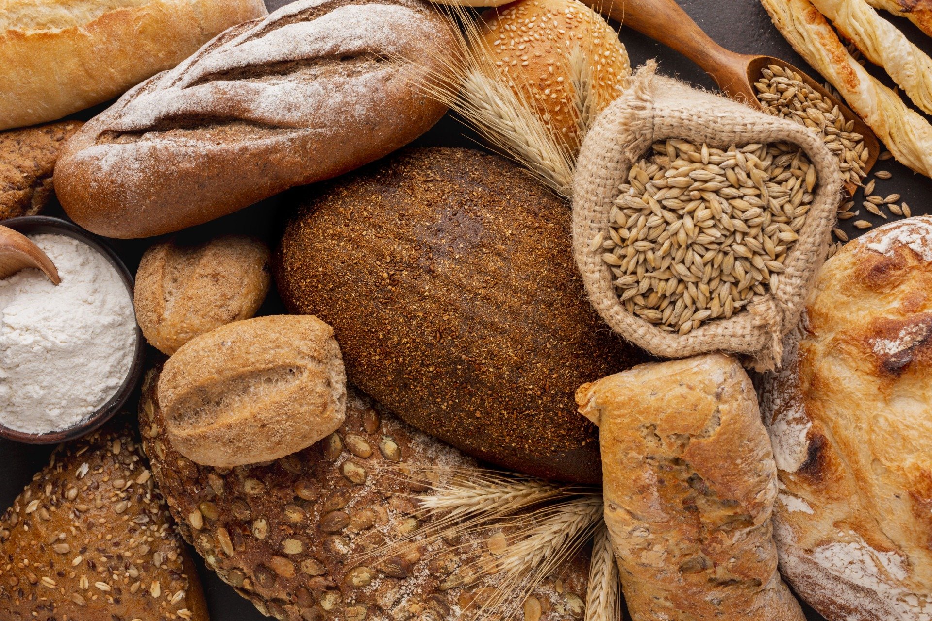 Em planos alimentares considerados exemplares, caso da Dieta Mediterrânea, o pão tem seu espaço garantido, mas é consumido dentro de um contexto equilibrado, sem excesso
