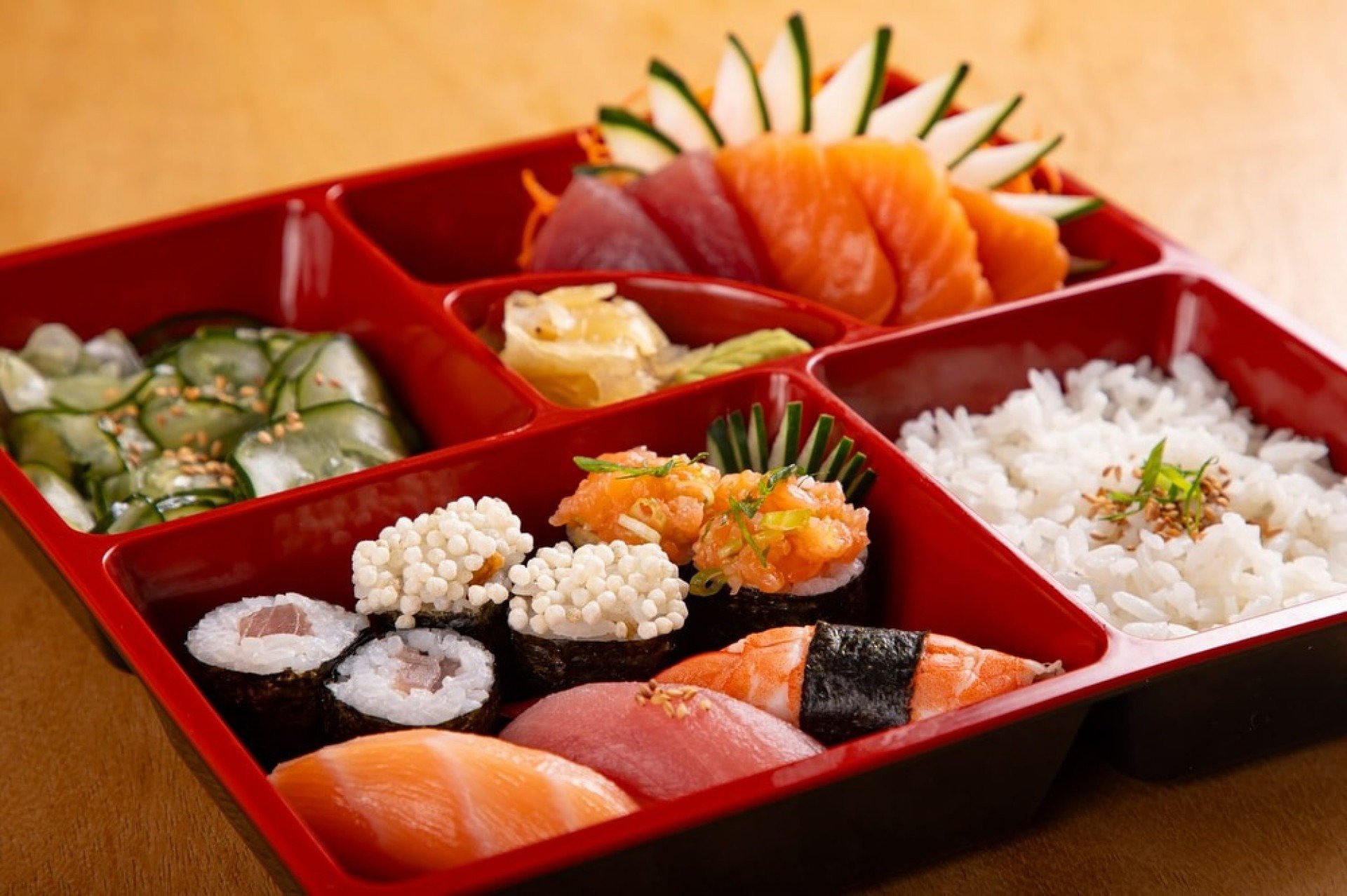 Imagem de um prato de sushi do restaurante Sushi Yoshi, no Recife