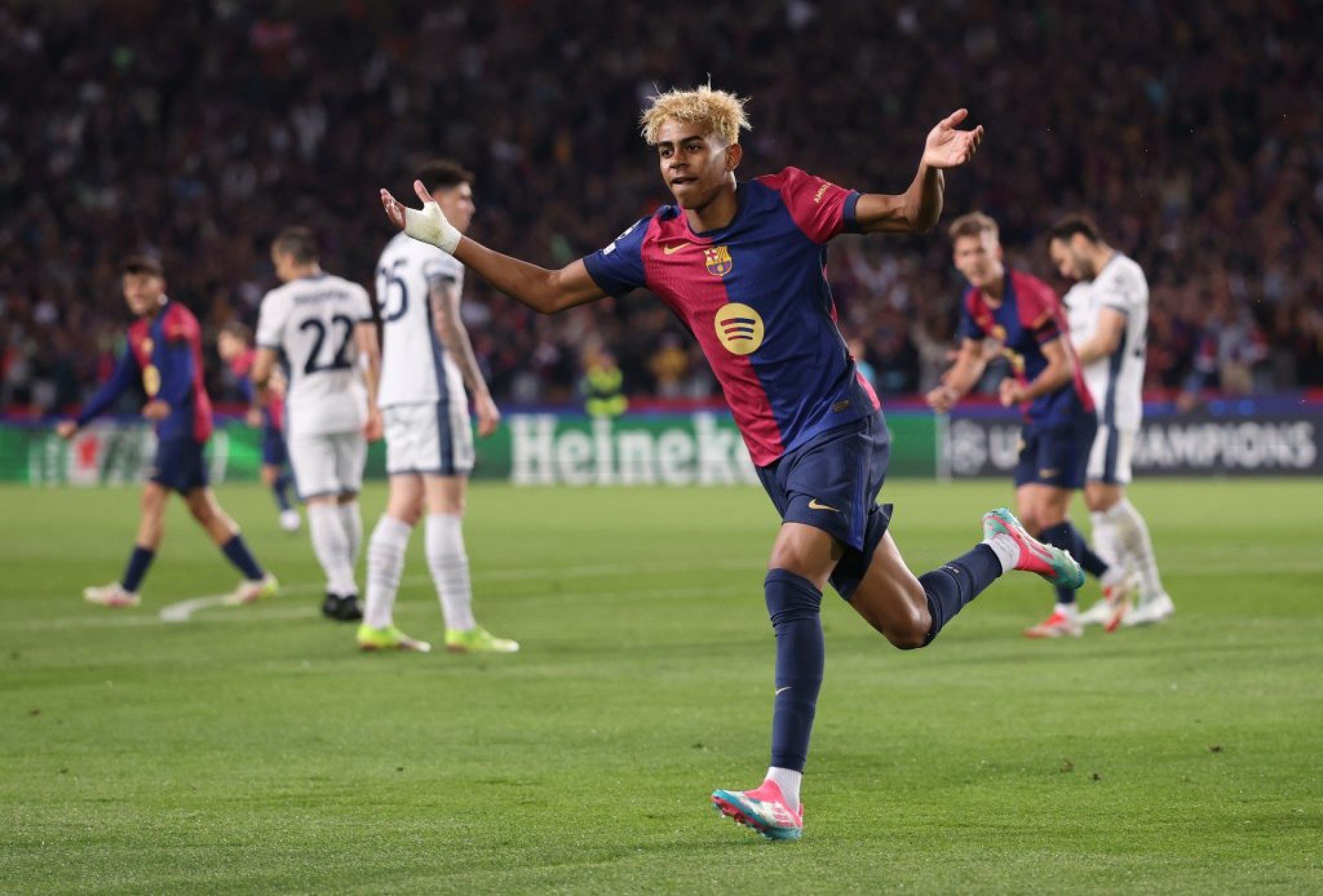 Barcelona e Inter fazem jogaço e empatam no jogo de ida da semifinal da Champions