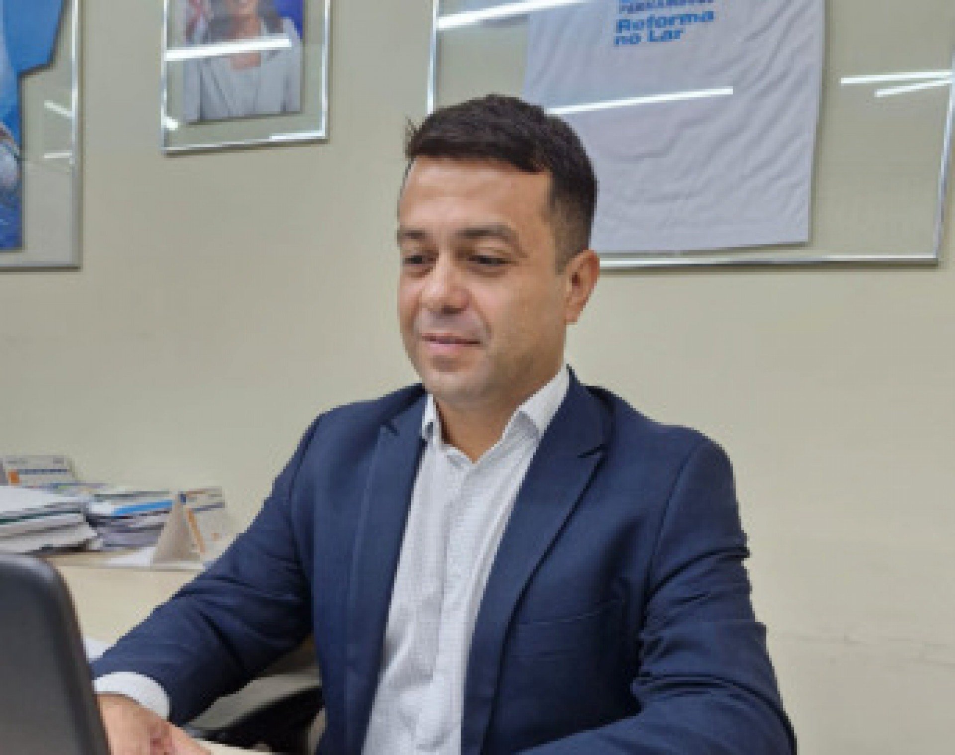 Adriano traz experiência na formulação, gestão e acompanhamento de programas habitacionais, com foco em inclusão social