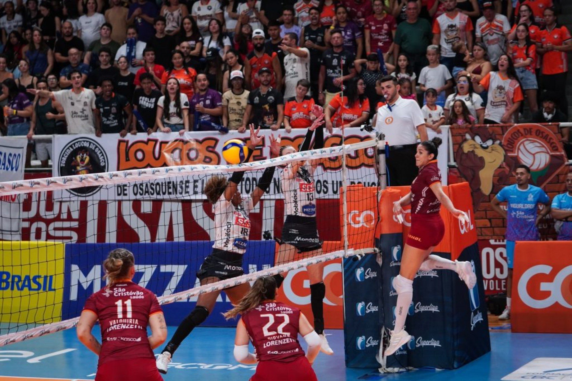 Osasco São Cristóvão Saúde e Sesi Vôlei Bauru disputam a final da Superliga feminina de vôlei nesta quinta-feira (01) no Ibirapuera