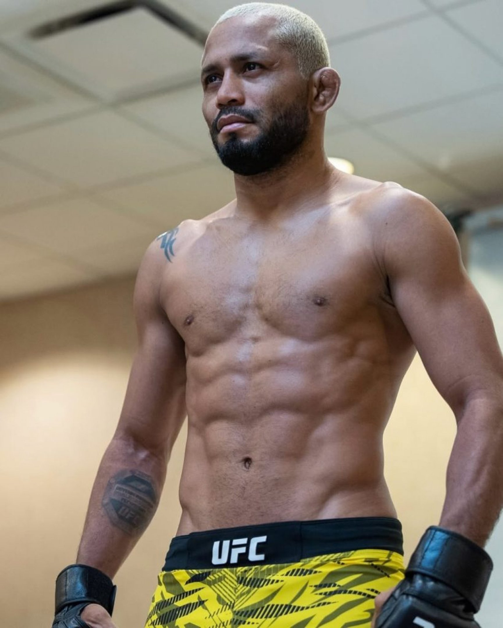 , Deiveson Figueiredo tentará não apenas se colocar mais ainda na dianteira da fila dos desafiantes ao cinturão dos galos. Mas também enfrentará algumas questões sobre se baterá ou não  os 61kg da categoria.