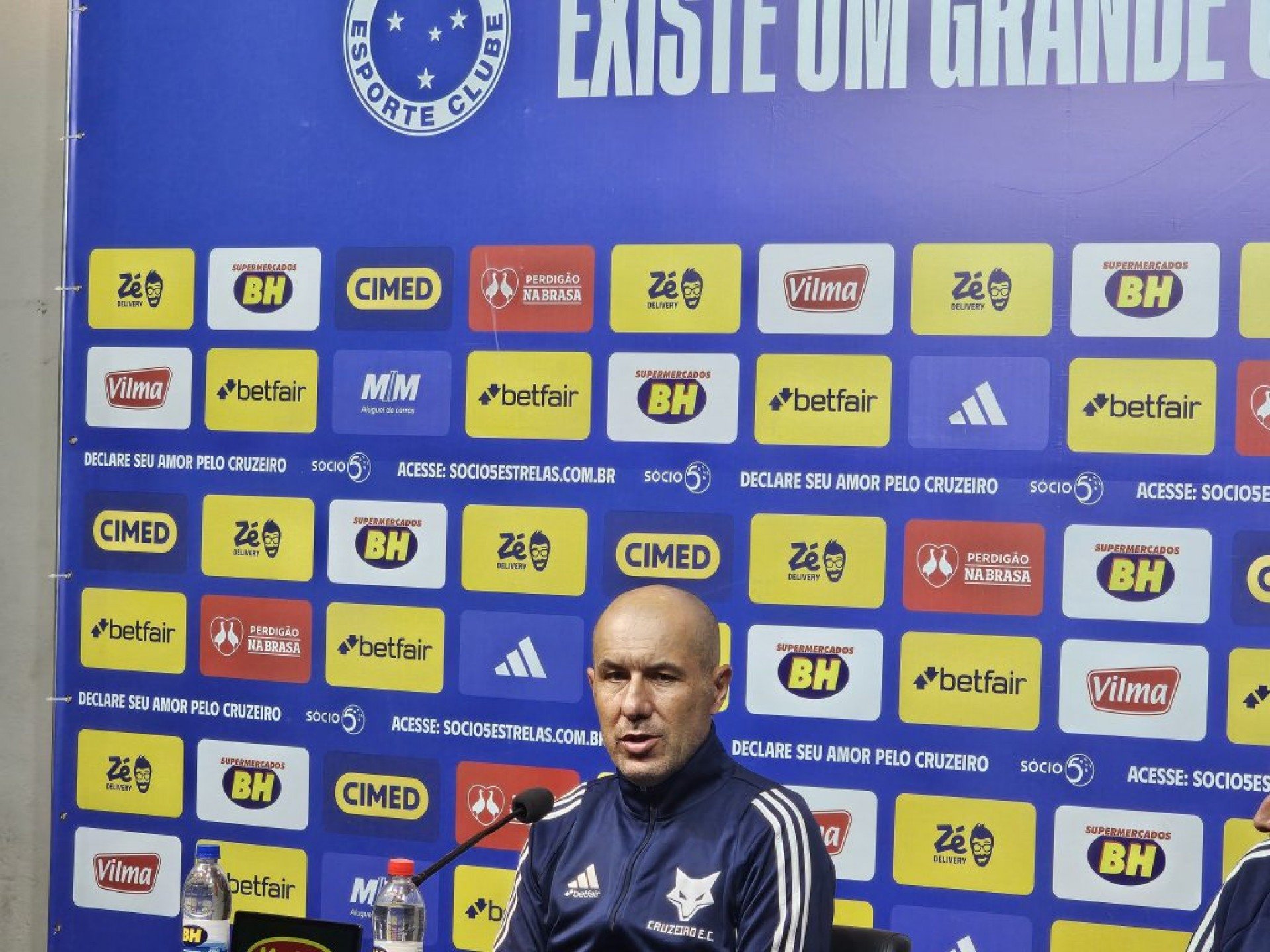 Jardim elogia Gabigol após vitória sobre o Vila Nova-GO e manda recado indireto a Dudu