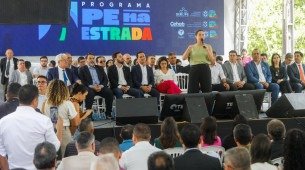 Governadora Raquel Lyra no lançamento do programa PE na Estrada, que tem orçamento de R$ 5 bilhões