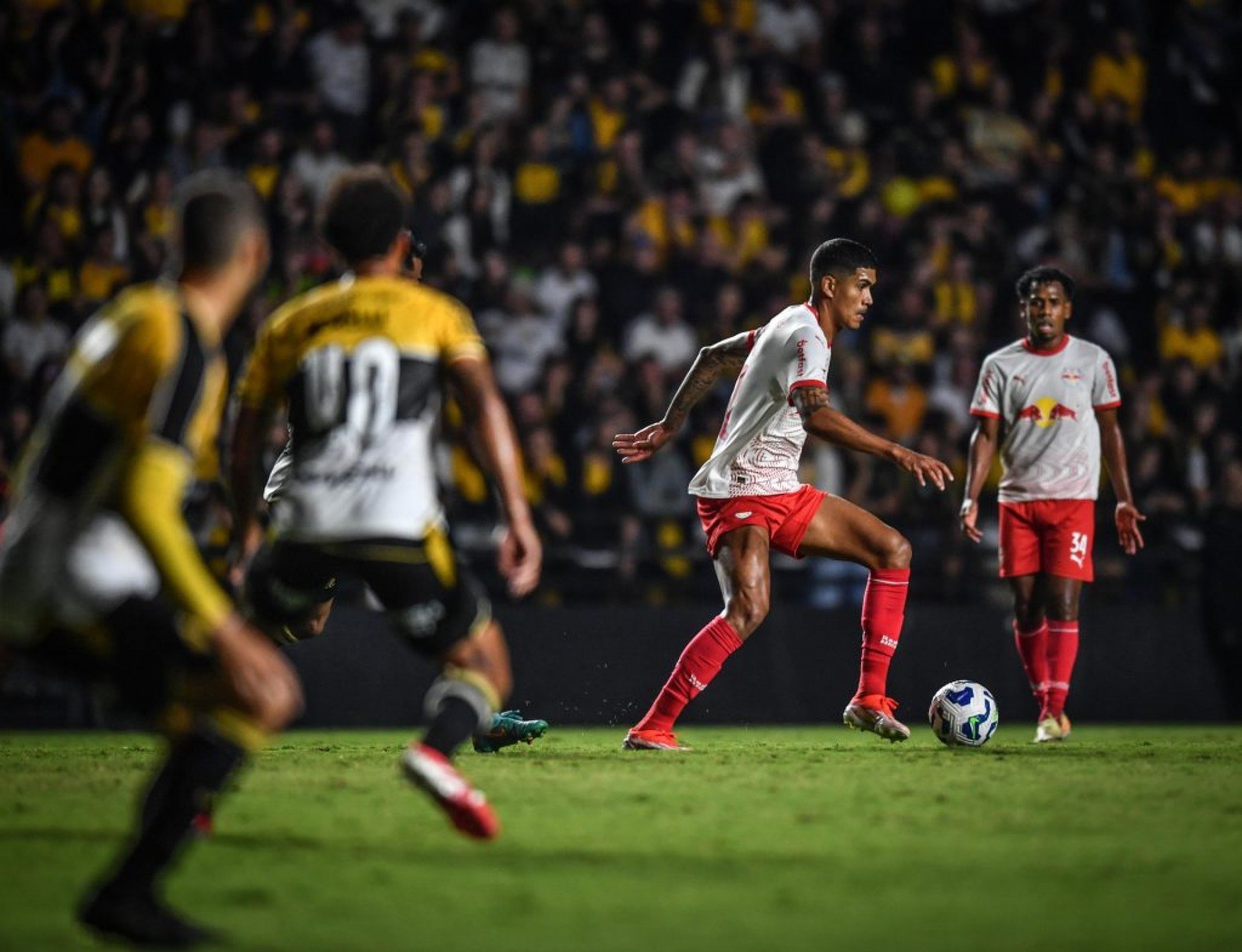 O Braga perdeu para o Criciúma por 1 a 0, jogando fora de casa, no jogo de ida.