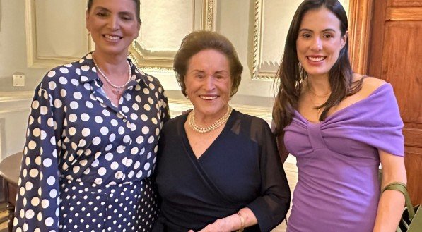Élida Basto, Ângela de Lucas Simon e Dandarah Cavalcanti em evento no Palácio do Comércio