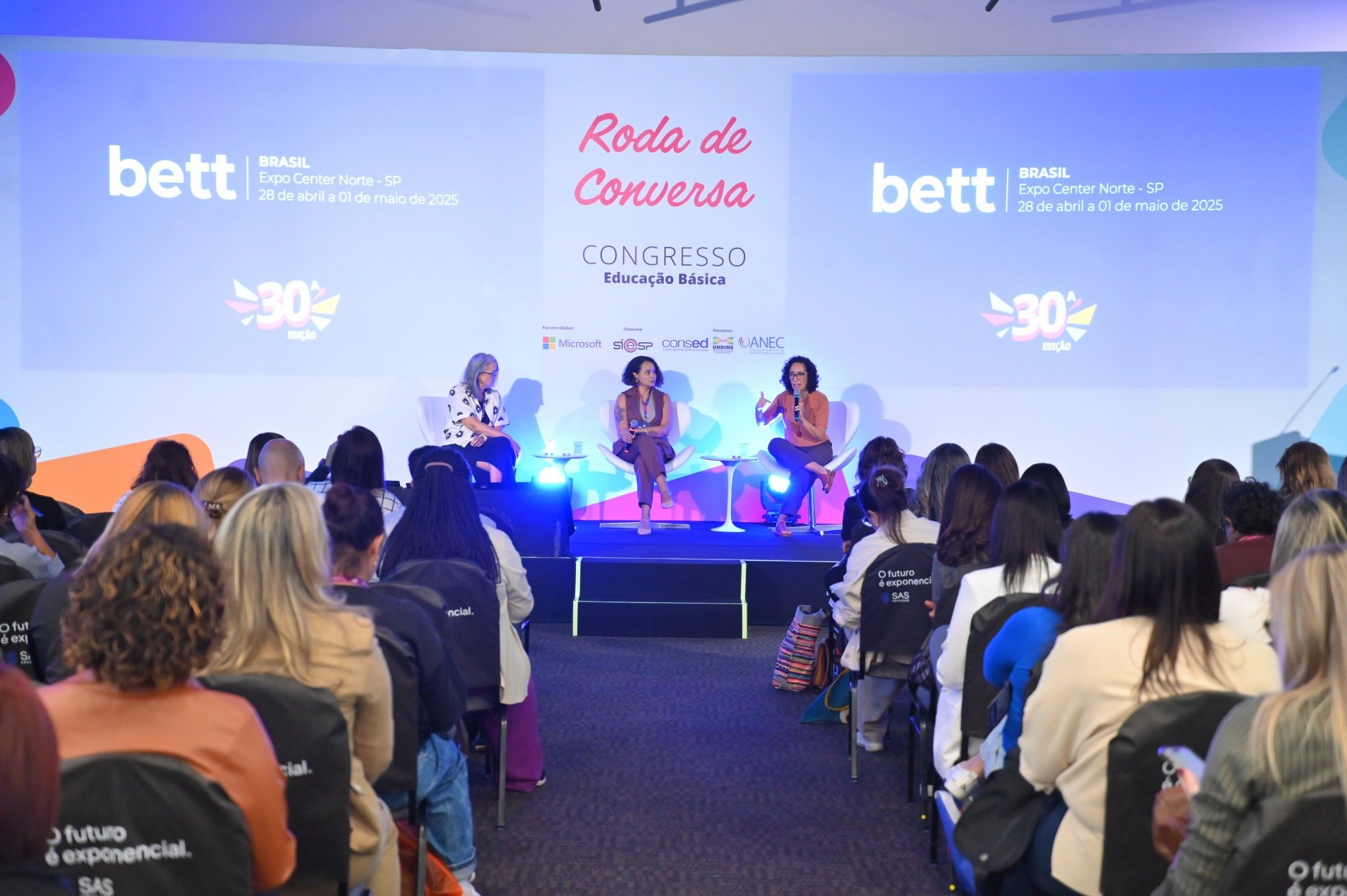 Roda de Conversa debate inclusão nas escolas e práticas pedagógicas mais acolhedoras