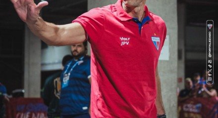 O técnico Juan Pablo Vojvoda, que assumiu o Fortaleza em maio de 2021, nunca foi derrotado pelo São Paulo. Desde então, o time cearense disputou 11 partidas, obtendo seis triunfos e quatro empates. Na sexta-feira, no Brasileirão, mais um triunfo para o Laion. O treinador comentou sobre os jogos durante esses anos e enalteceu a [&#8230;]