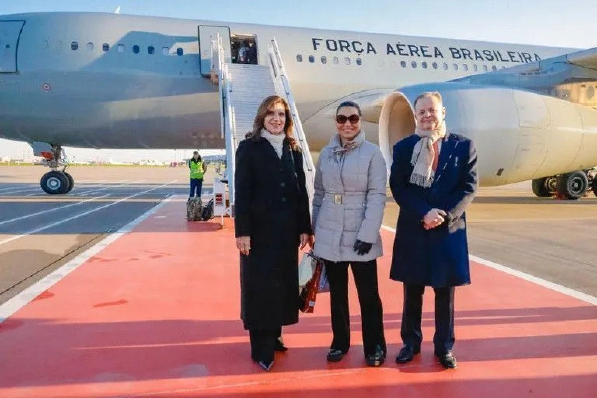 A primeira-dama, Janja Lula da Silva, desembarcou na capital russa neste sábado (3) e visitou o Kremlin, sede do Executivo local