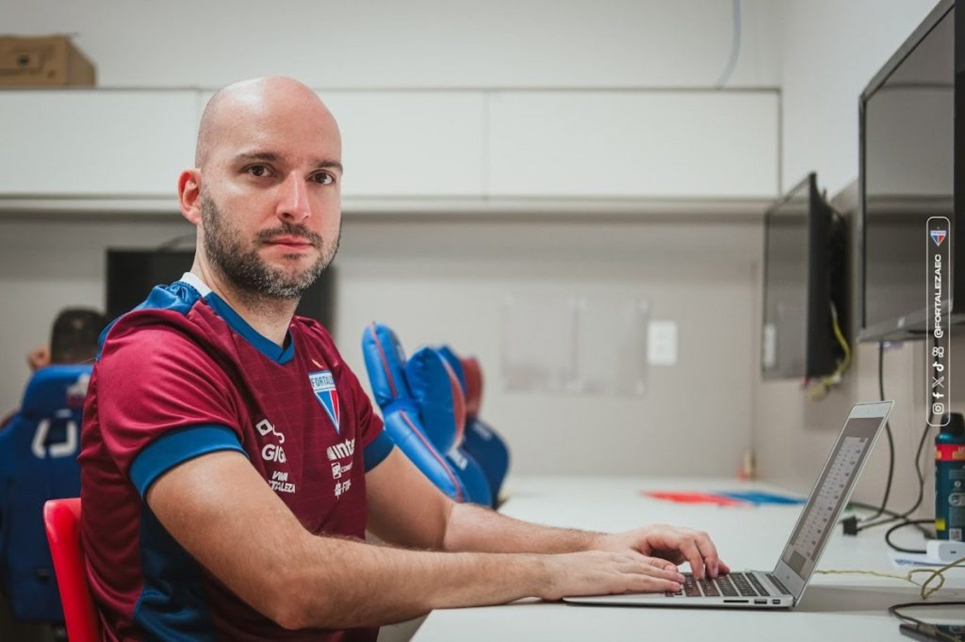 Bernardo Lima chega ao Tricolor para integrar o Centro de Inteligência (CIFEC). Ele acumula passagens por outros clubes do futebol brasileiro.