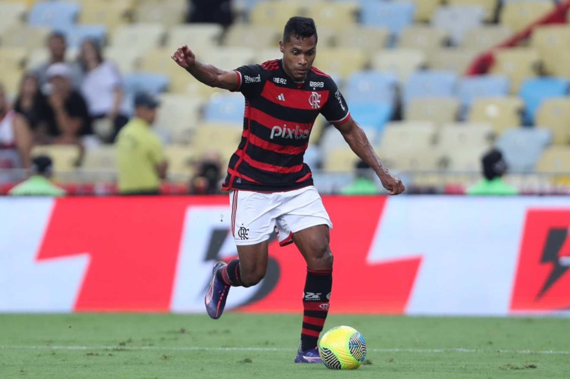 Rubro-Negro visita o Cruzeiro neste domingo (4), pela sétima rodada do Brasileirão. A bola rola às 18h30 no Mineirão. Confira relacionados.