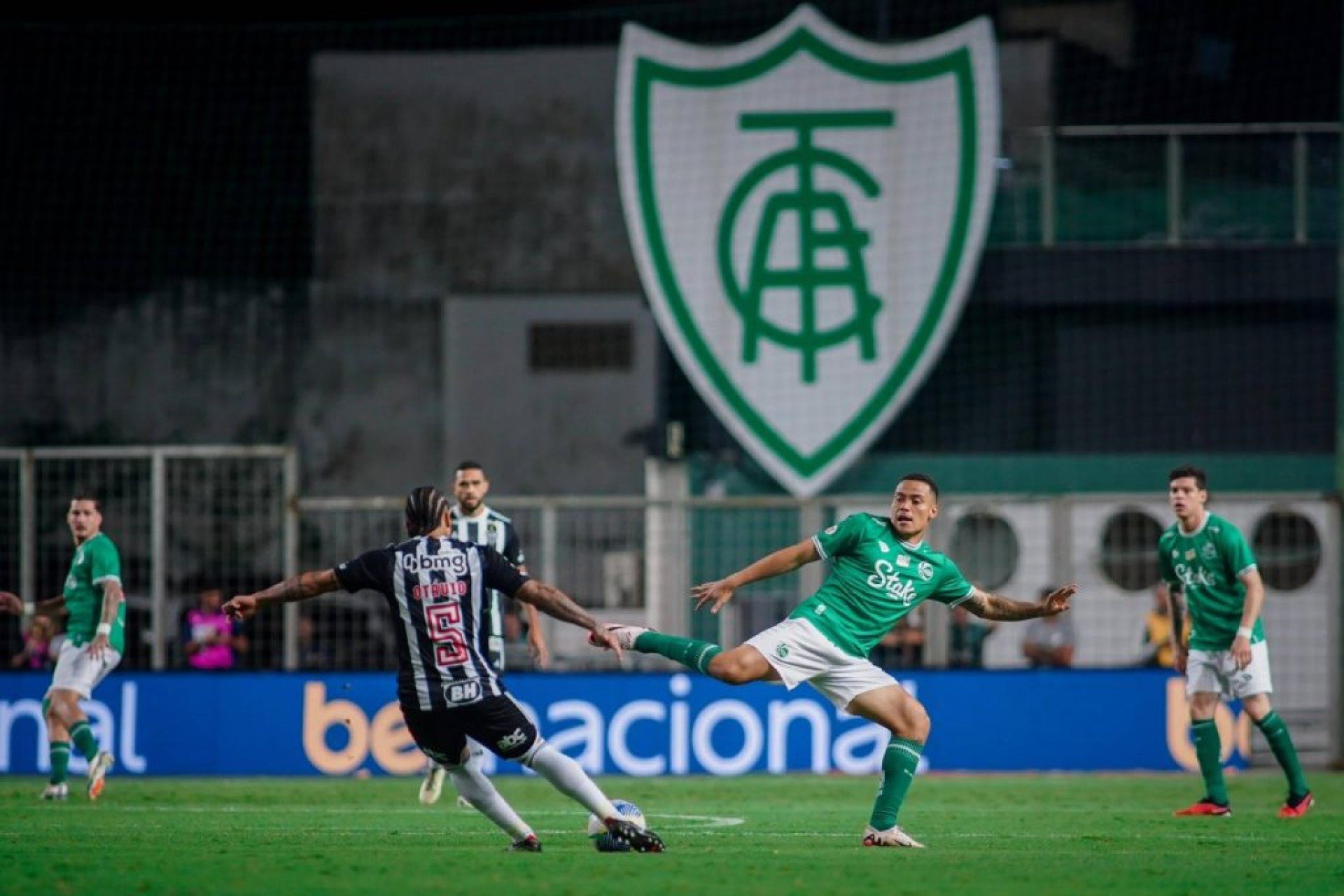 As equipes que vivem momentos semelhantes no campeonato se enfrentam nesta segunda feira (5) ambas em busca da vitória para embalar na competição