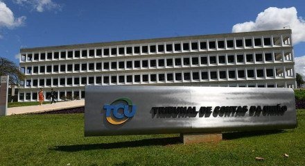 TCU iniciou ivestigações sobre os desvios no INSS, mas não prosseguiu no caso ate ação da CGU e Polícia Federal.
