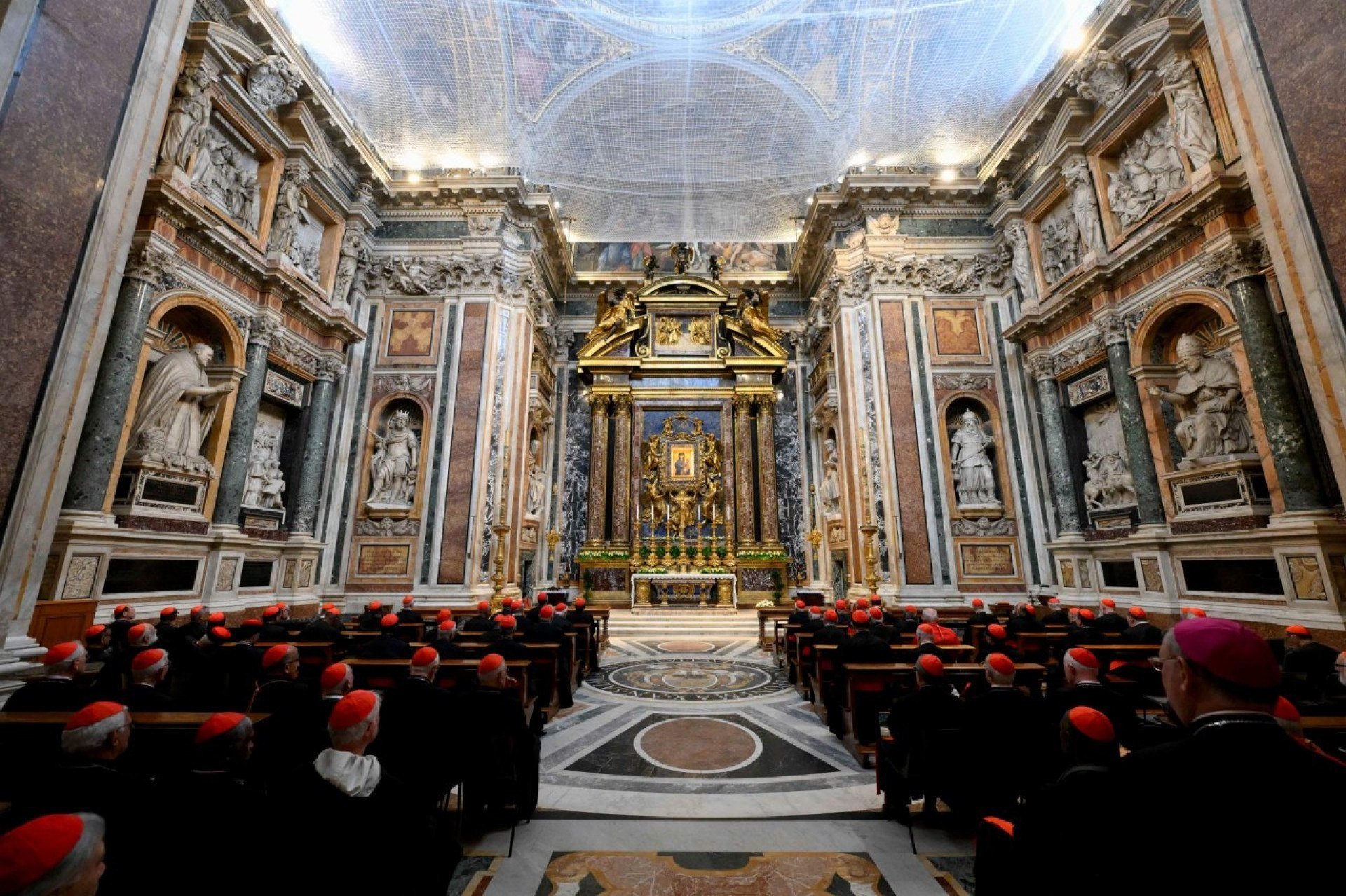 Cardeais que votam no conclave estão em Roma, diz Vaticano