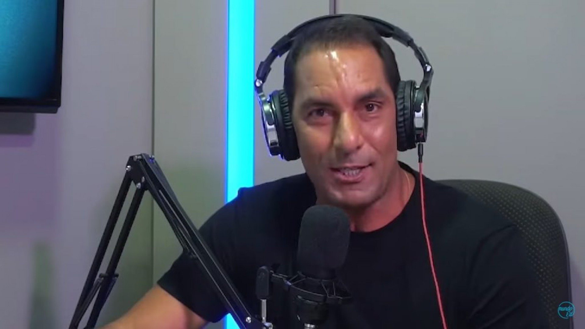  Em vídeo divulgado nas redes sociais, o ídolo afirmou que será oposição ao atual mandatário