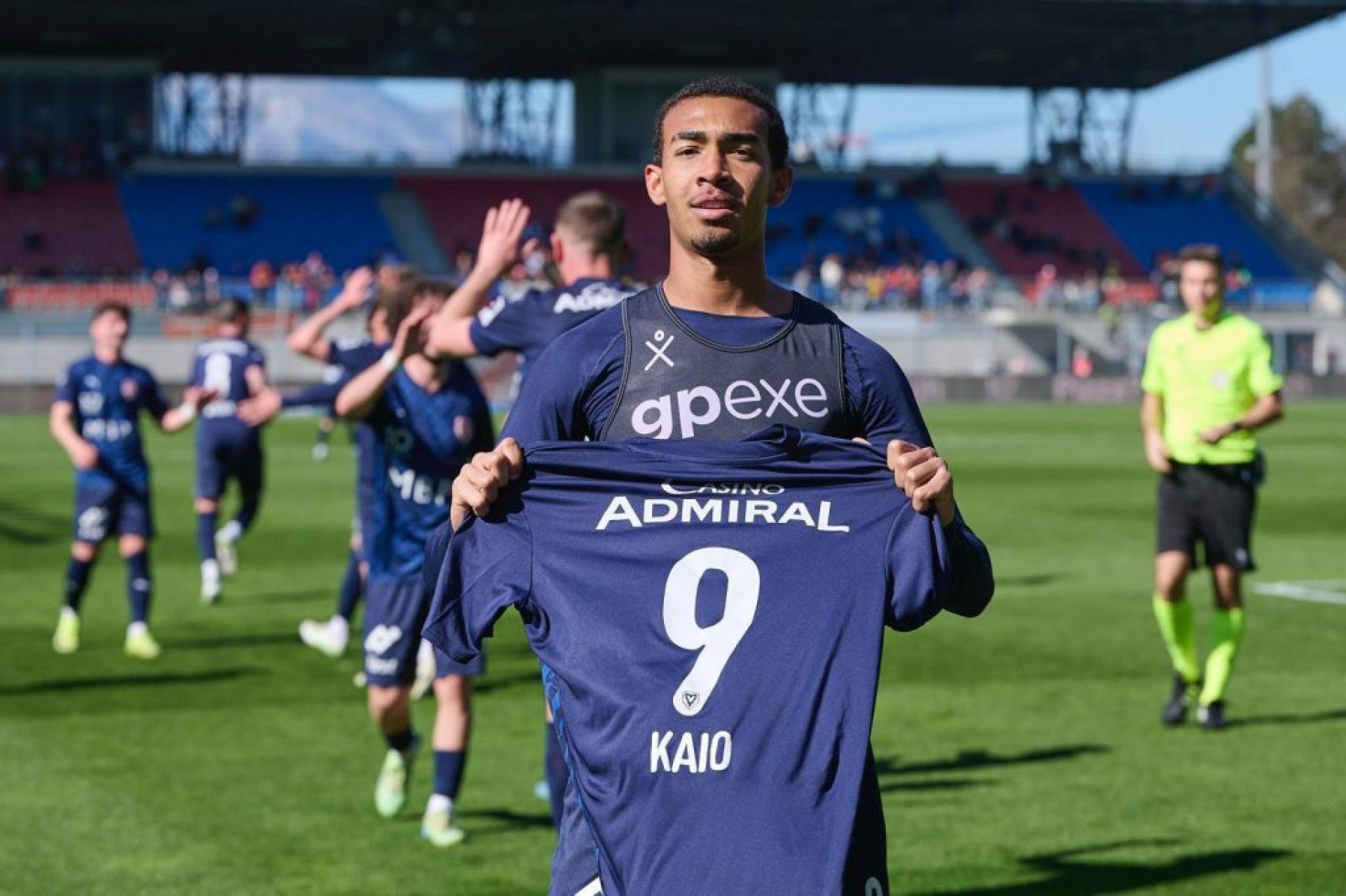 Atacante do Basel está emprestado ao Vaduz e vem se destacando