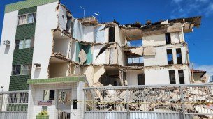 O prédio fica próximo à uma das avenidas mais movimentadas do bairro
