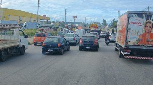 Trânsito caótico na BR-101