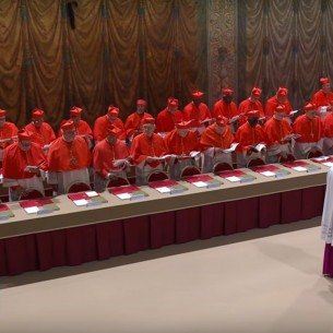 Cardeais estão reunidos na Capela Sistina, no Vaticano