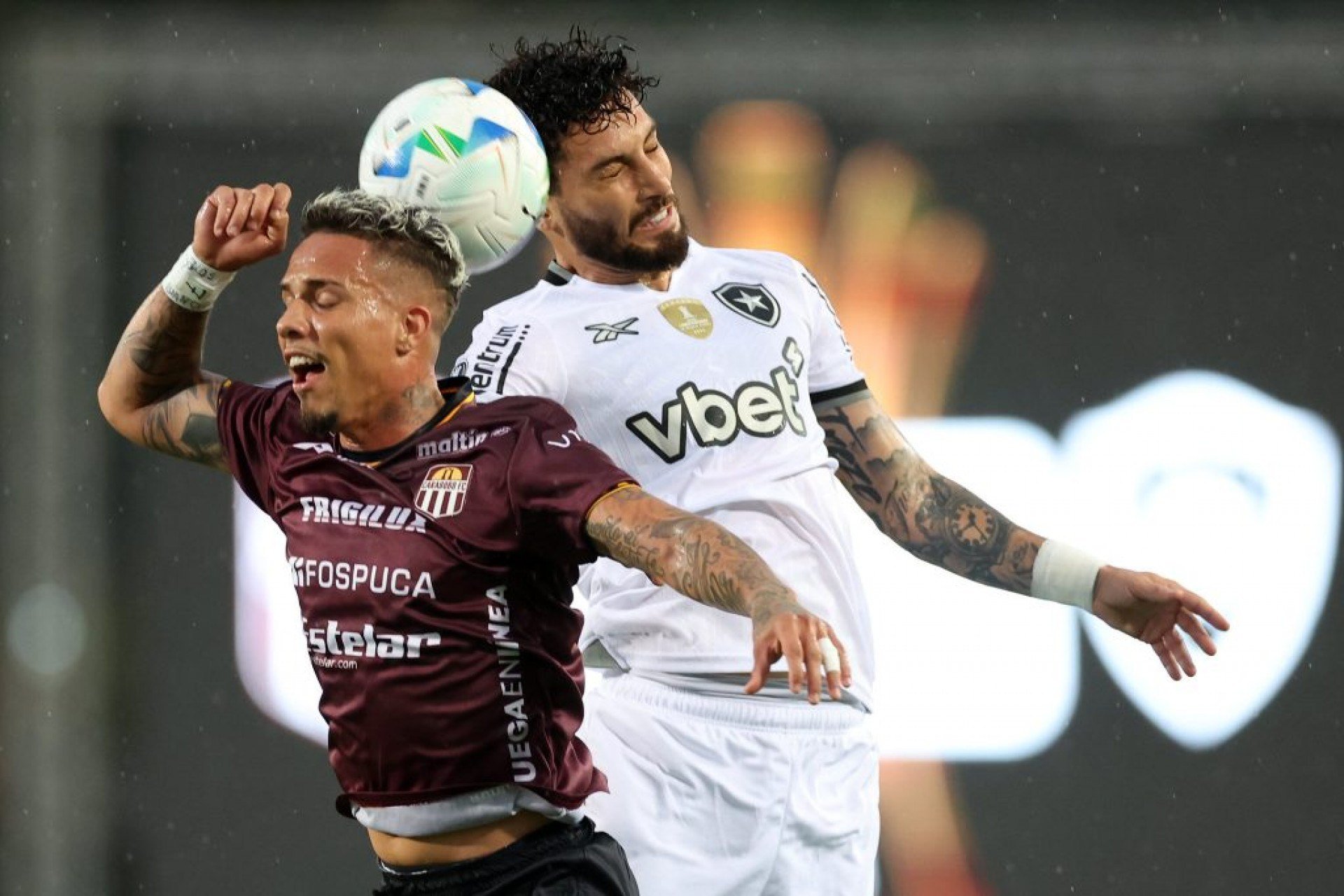 Botafogo visita o Carabobo, joga mal mas consegue conquistar três pontos importantíssimos para a sequência da equipe na competição