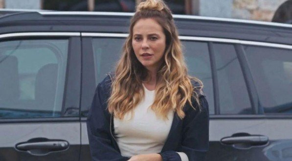 Vale Tudo: Heleninha fica decepcionada ao descobrir que Ivan namora Raquel