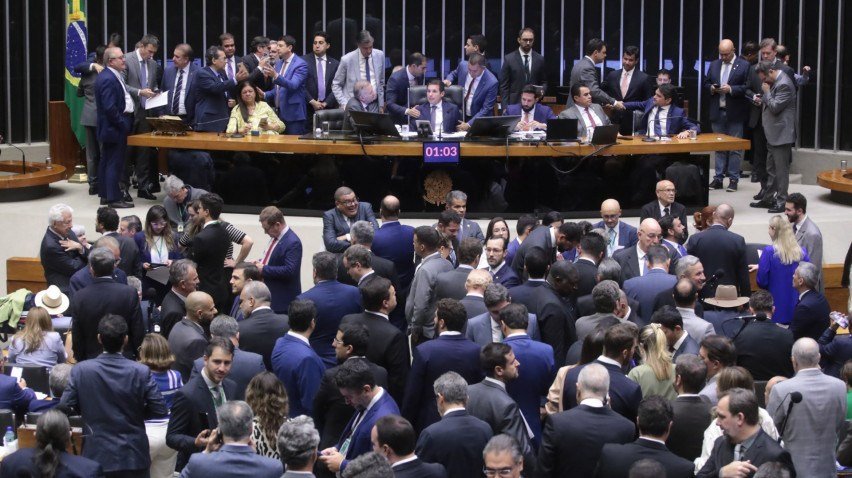Câmara dos Deputados pode passar a 533 membros a partir de 2027