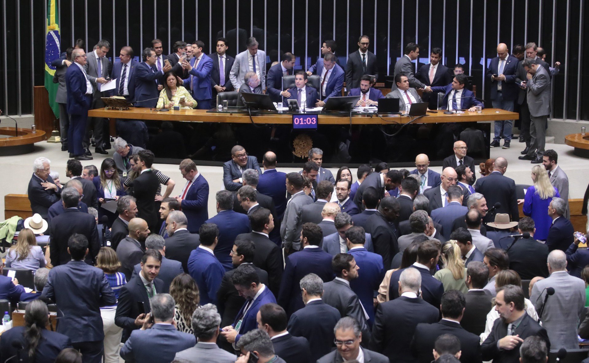 Câmara aumenta número de deputados. Veja Estados que ganham cadeiras