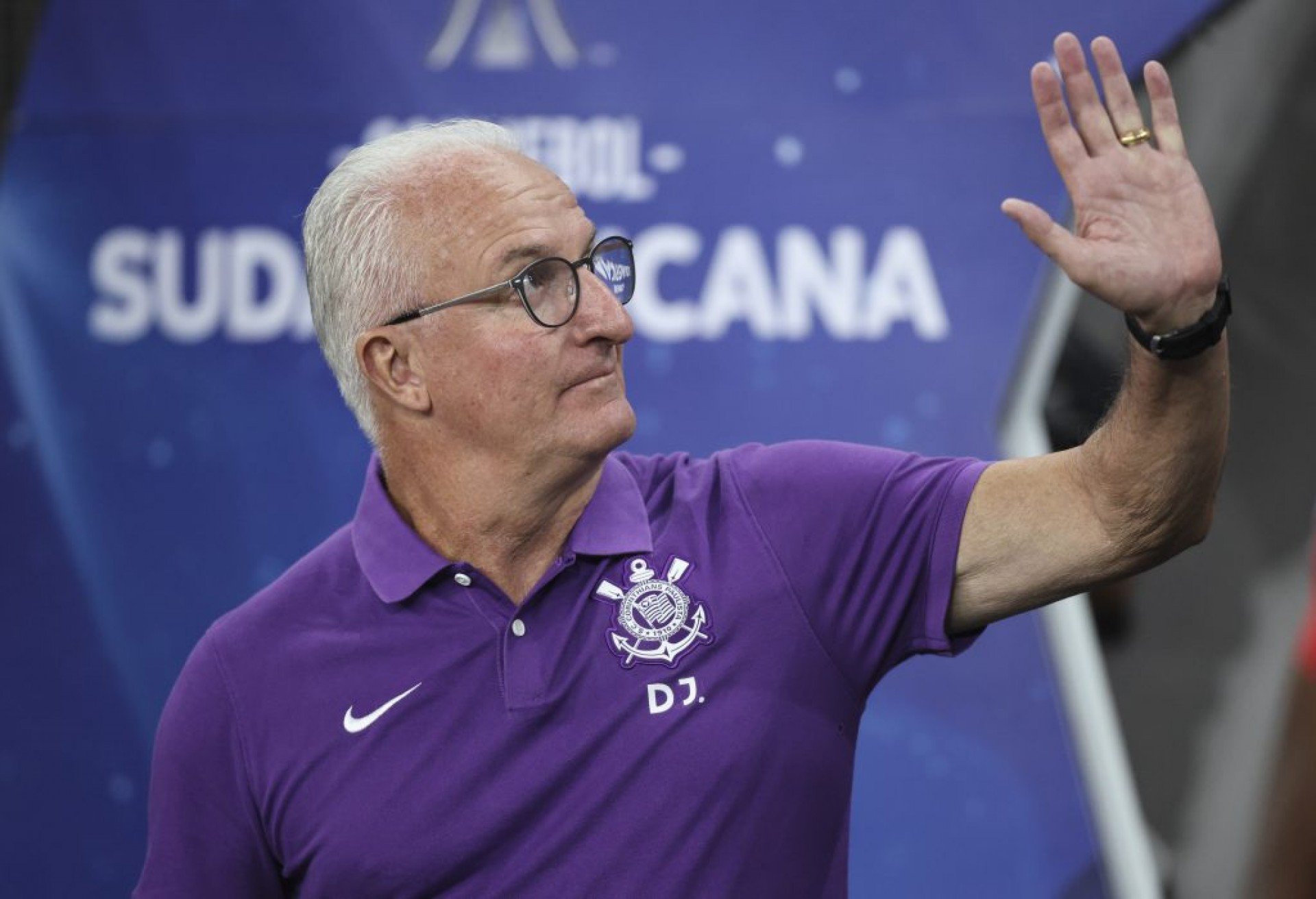 Treinador do Timão apontou o desgaste físico e o curto tempo de trabalho como obstáculos para o desempenho da equipe diante do América de Cali, na Neo Química Arena.