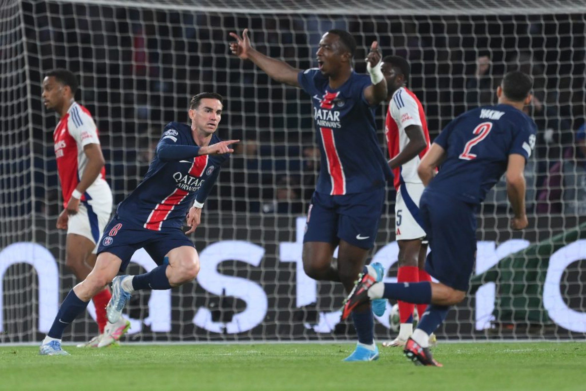 PSG supera Arsenal e avança à decisão da Champions League