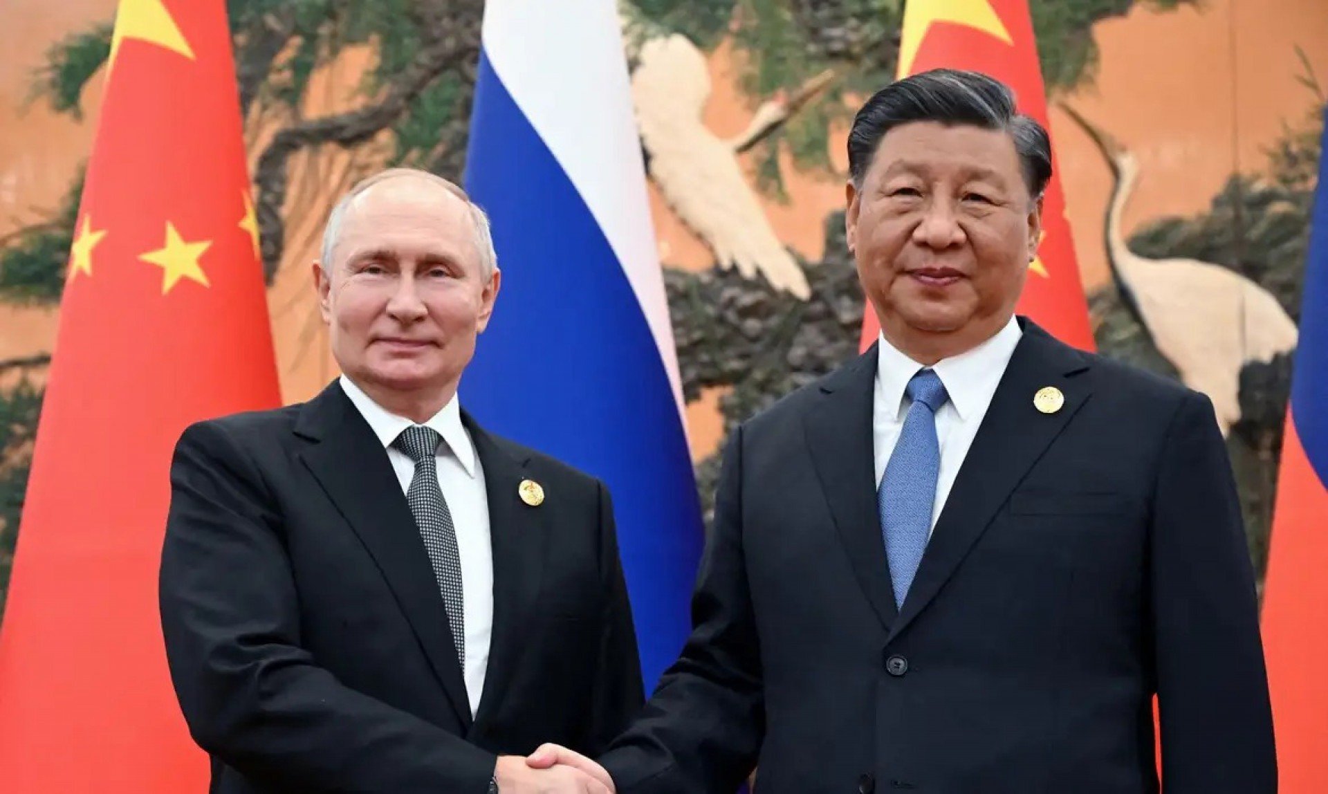Ucrânia ataca Moscou durante visita de Xi Jinping; aeroportos fecham