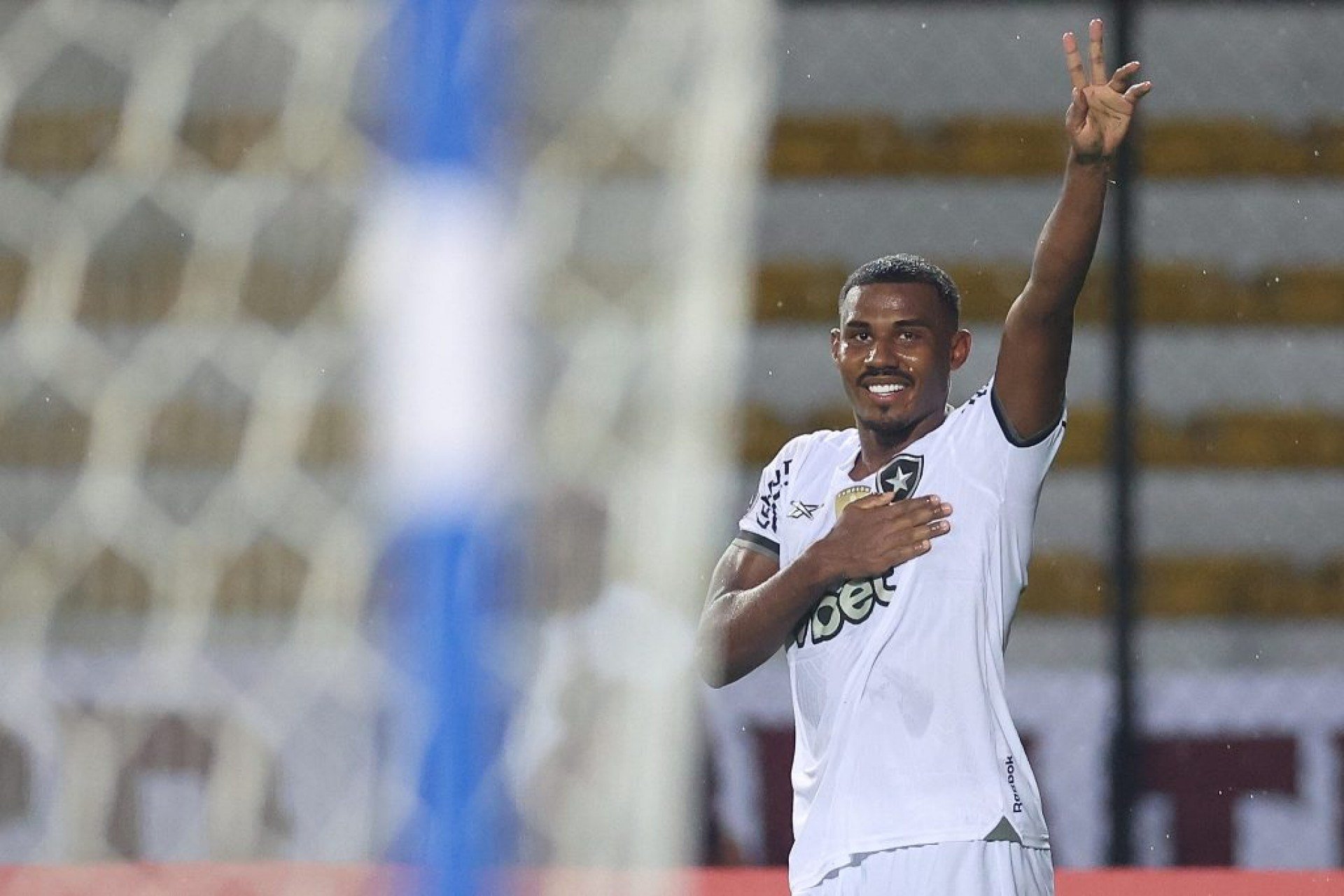 Os laterais foram responsáveis por marcar 35% dos gols Alvinegros na era Renato Paiva