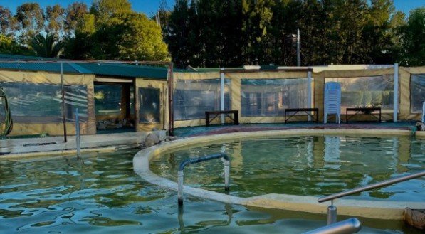 As Termas del Salado, um complexo de águas termais que brotam do subsolo a mais de 900 metros de profundidade