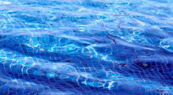 Eles estavam no fundo do poço… e agora virou piscina de sorte!