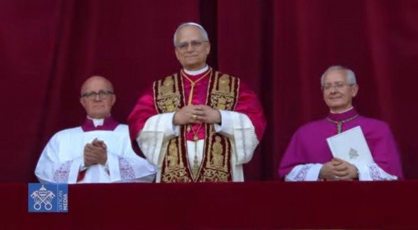 Robert Francis Prevost é eleito o novo papa