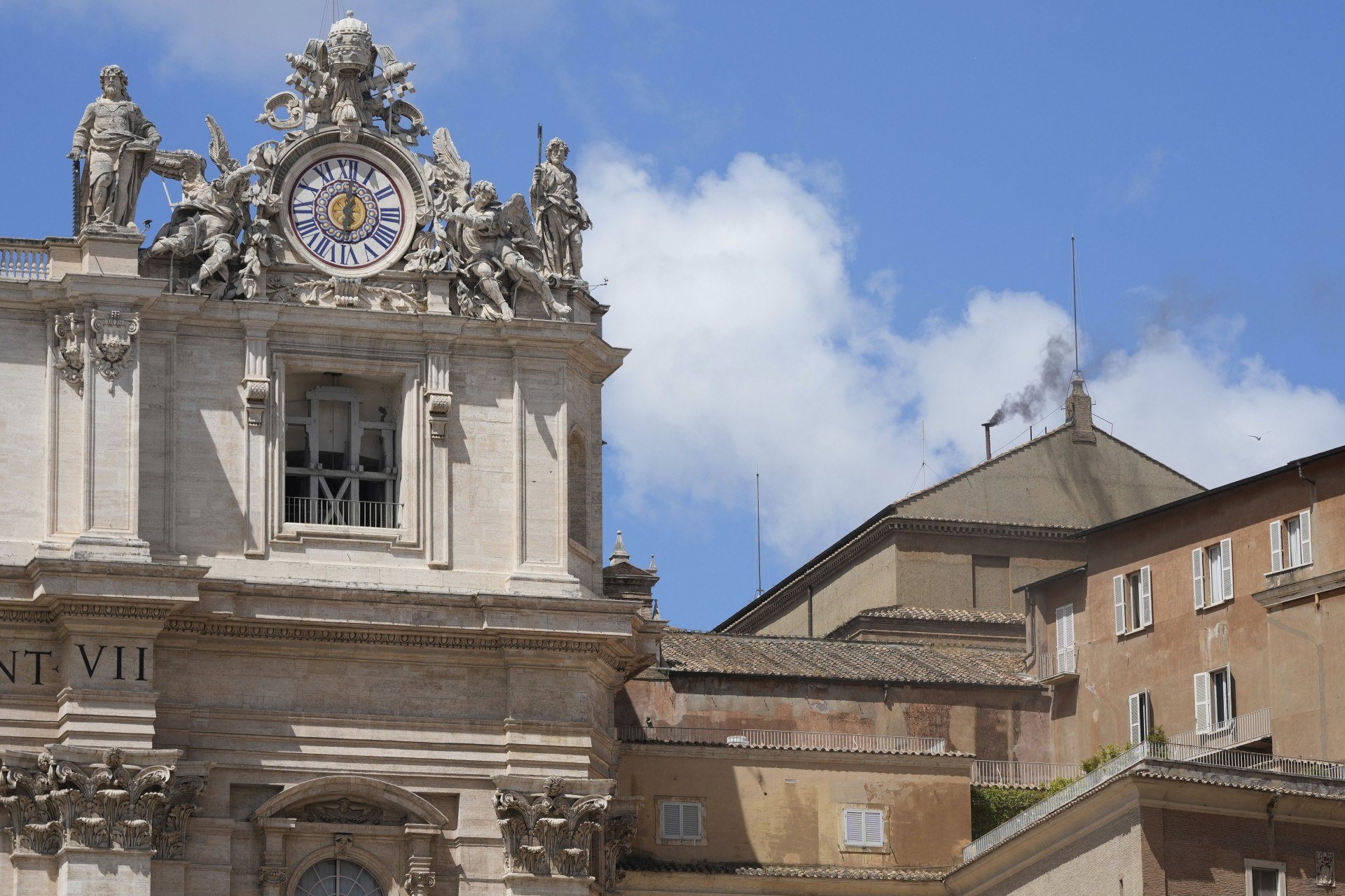 Conclave: Vaticano se confunde, posta 'fumaça branca' e depois apaga publicação